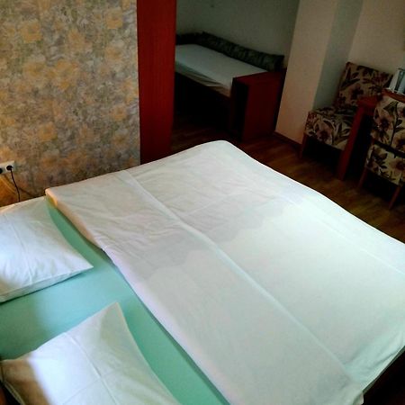 Pansion Centar Bed & Breakfast Tuzla Exterior photo