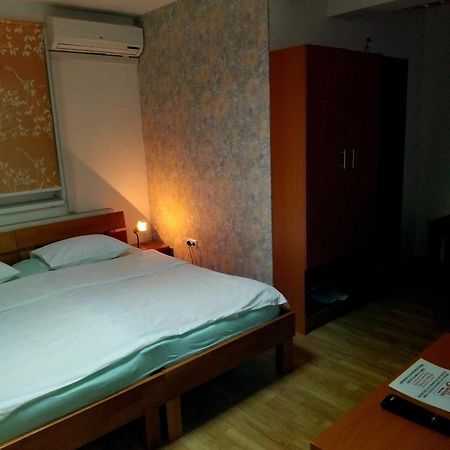 Pansion Centar Bed & Breakfast Tuzla Exterior photo