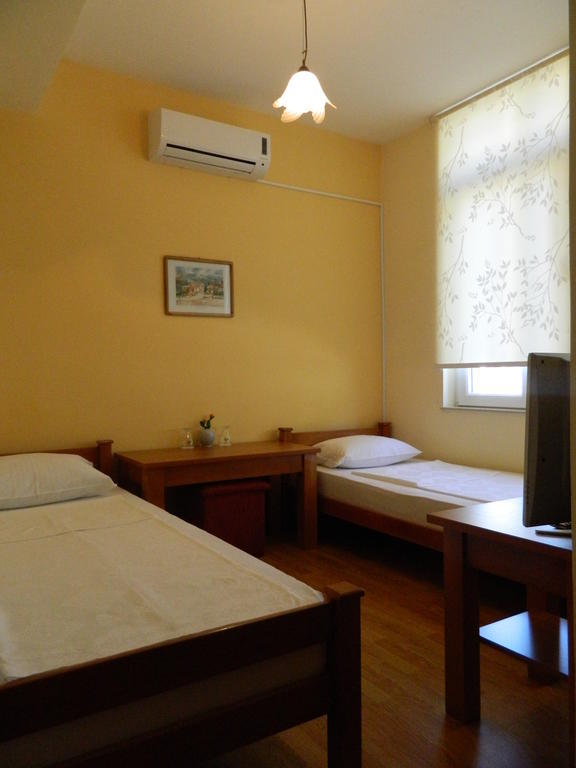 Pansion Centar Bed & Breakfast Tuzla Room photo