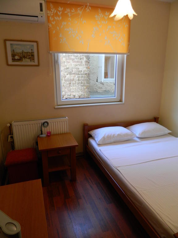 Pansion Centar Bed & Breakfast Tuzla Room photo