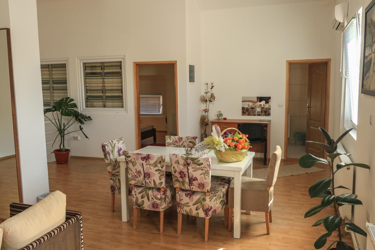 Pansion Centar Bed & Breakfast Tuzla Exterior photo