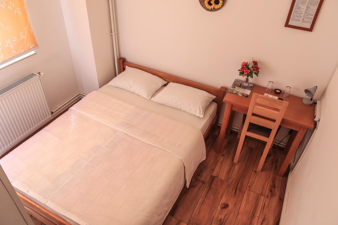 Pansion Centar Bed & Breakfast Tuzla Exterior photo