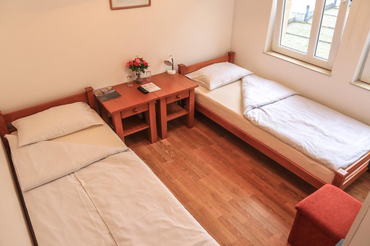 Pansion Centar Bed & Breakfast Tuzla Exterior photo