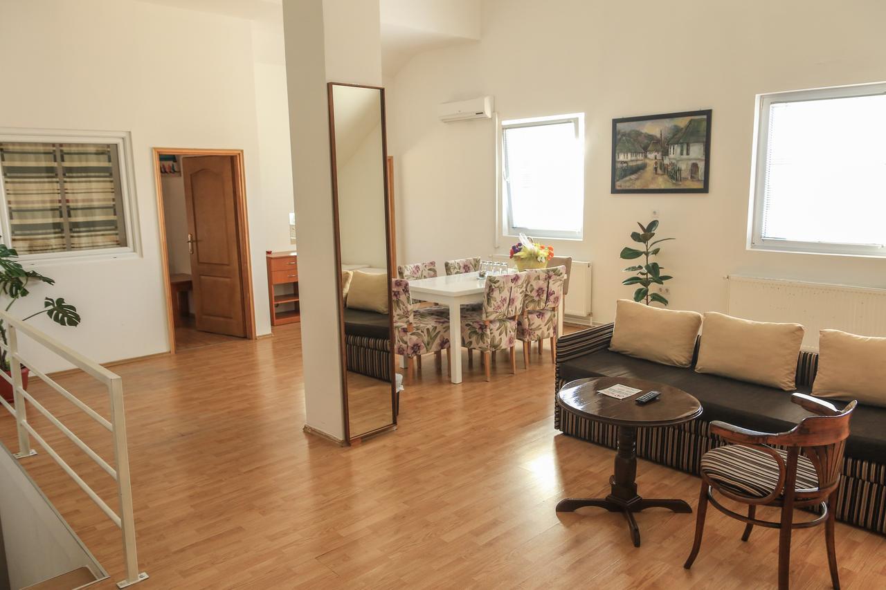 Pansion Centar Bed & Breakfast Tuzla Exterior photo